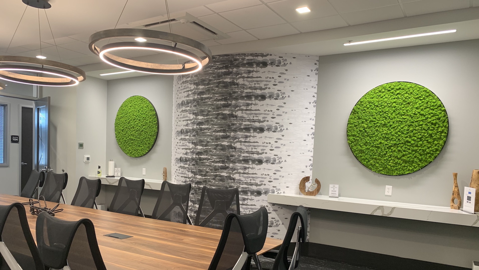 Office-ConferenceRoom-Moss-Wall-Decor