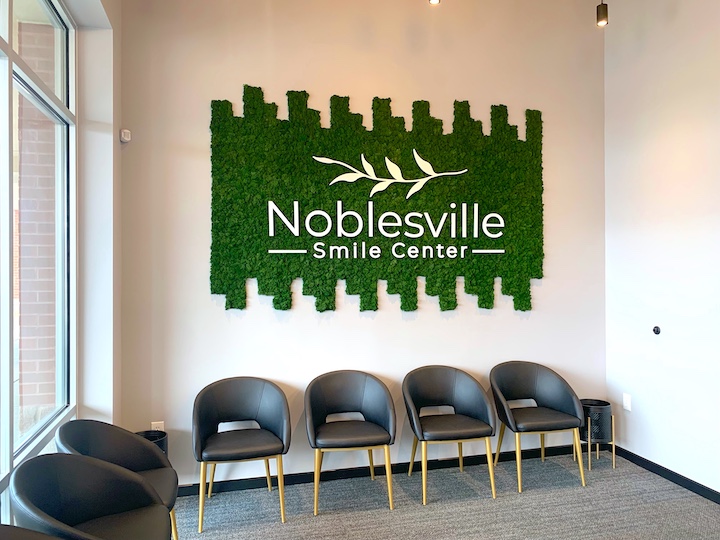 Noblesville-Smile-Center-Logo-Company-Moss-Wall